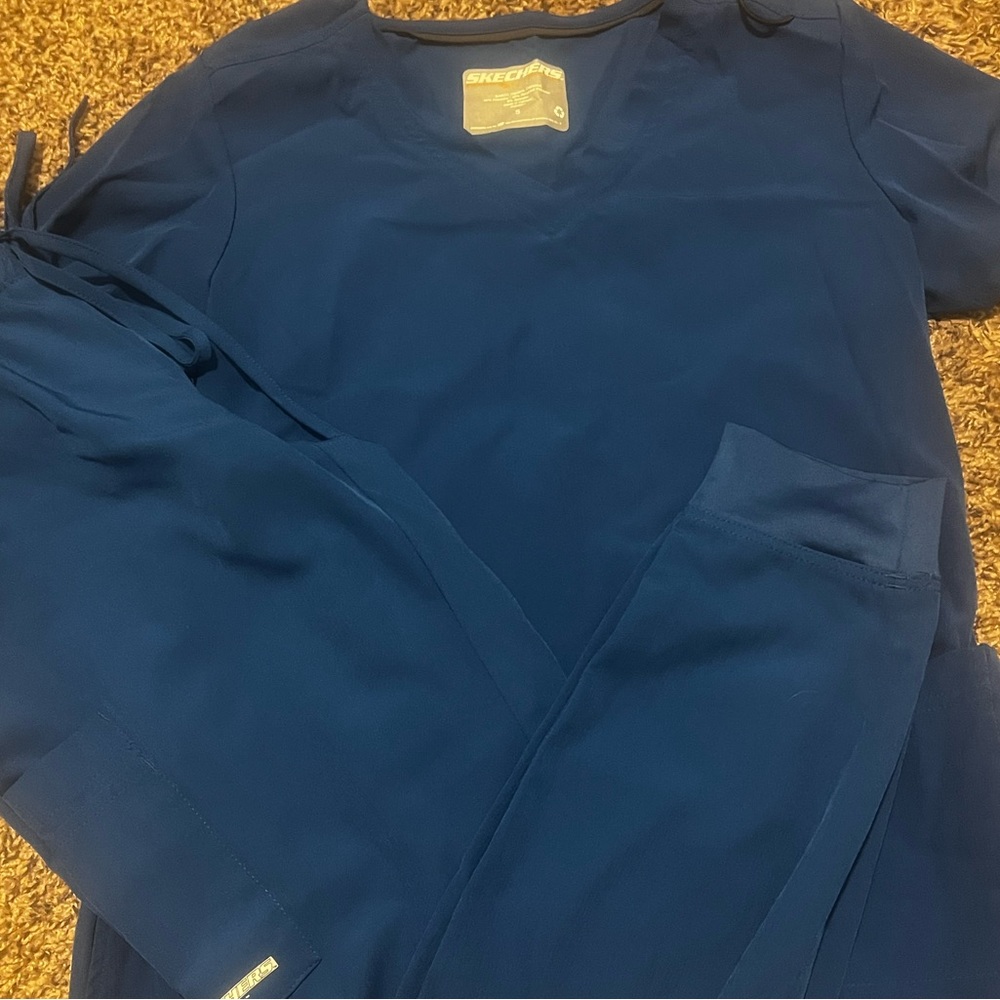 Sketchers scrub set- royal blue